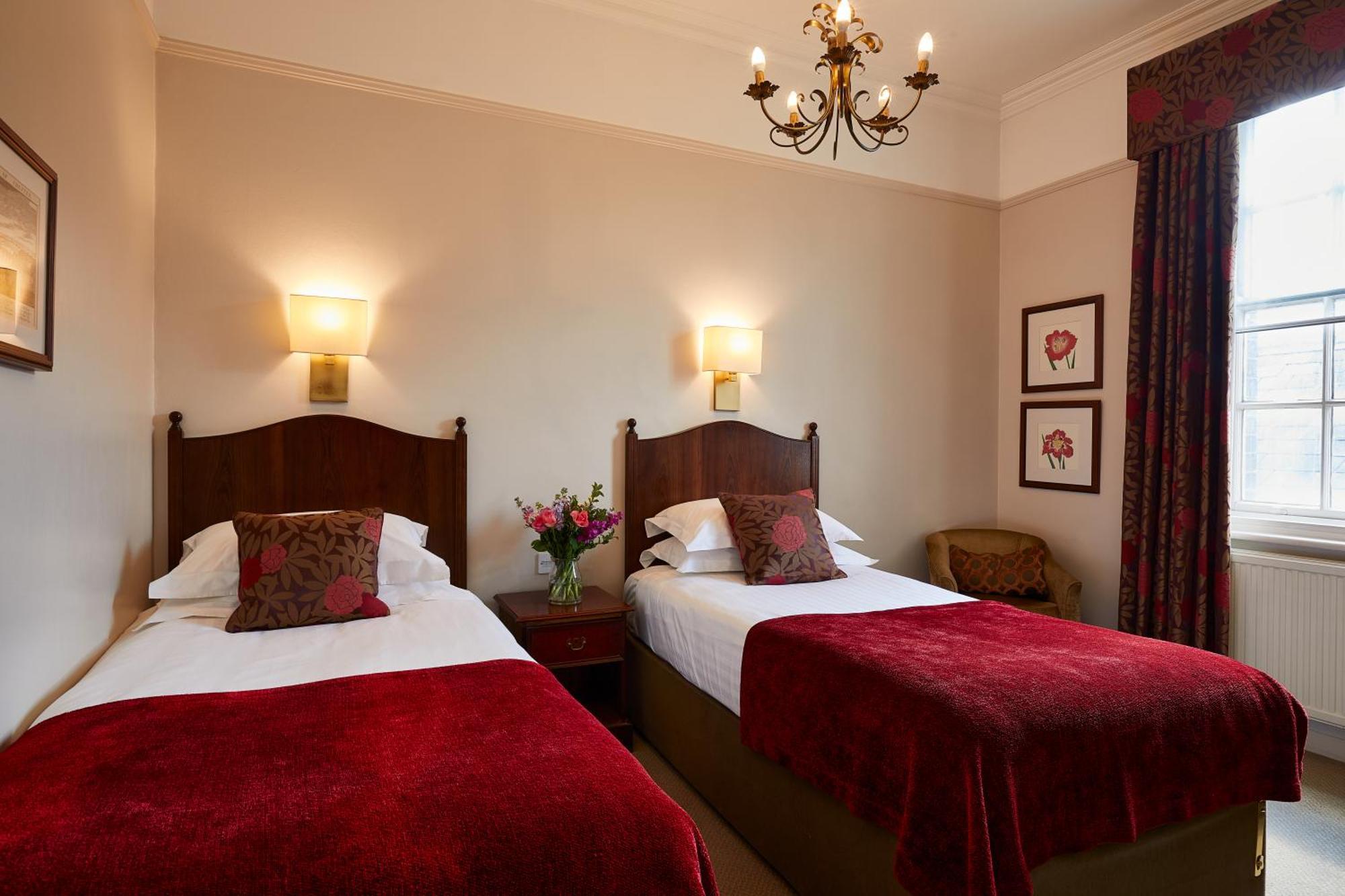 Macdonald New Blossoms Hotel Chester Esterno foto