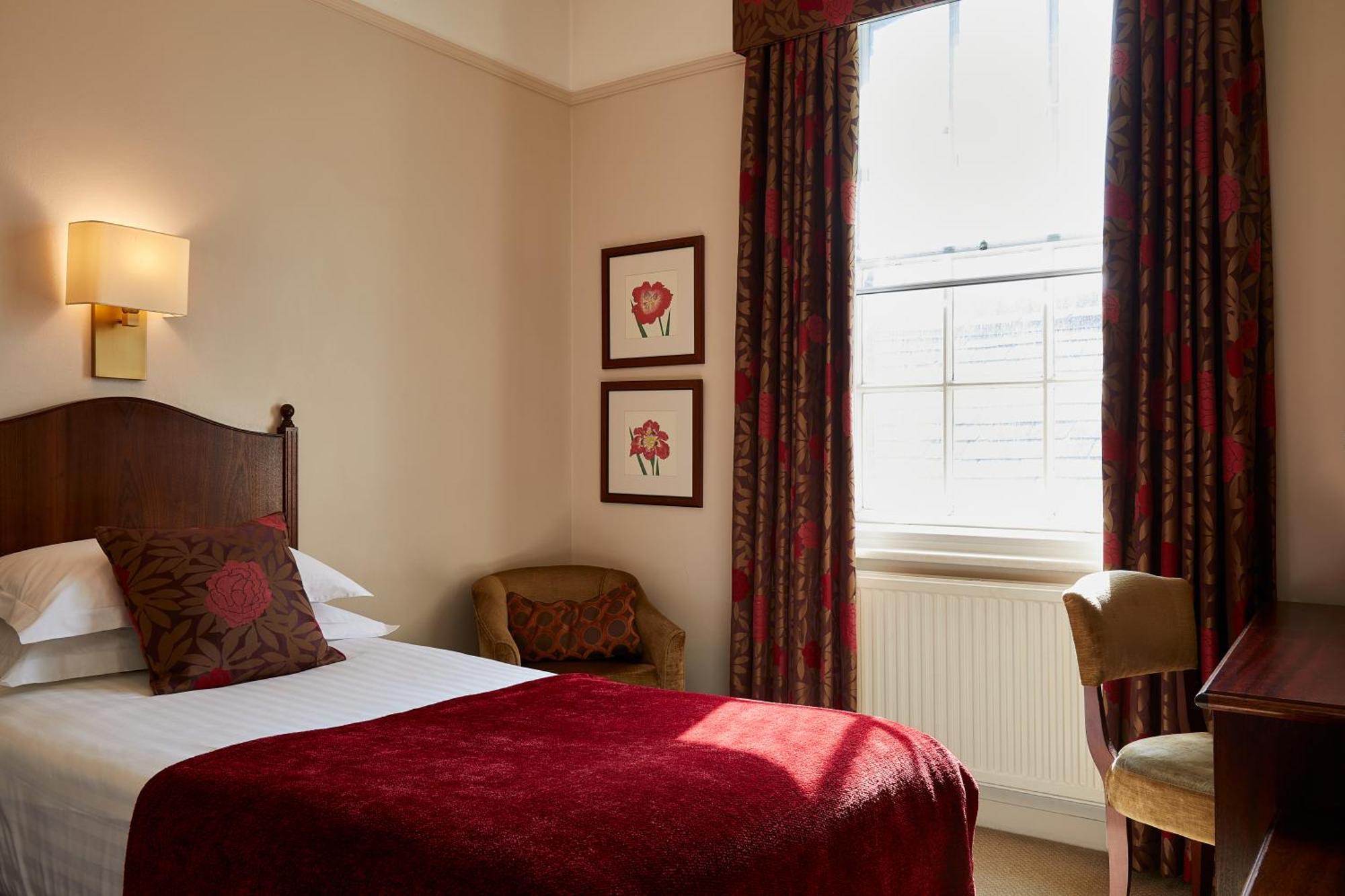 Macdonald New Blossoms Hotel Chester Esterno foto