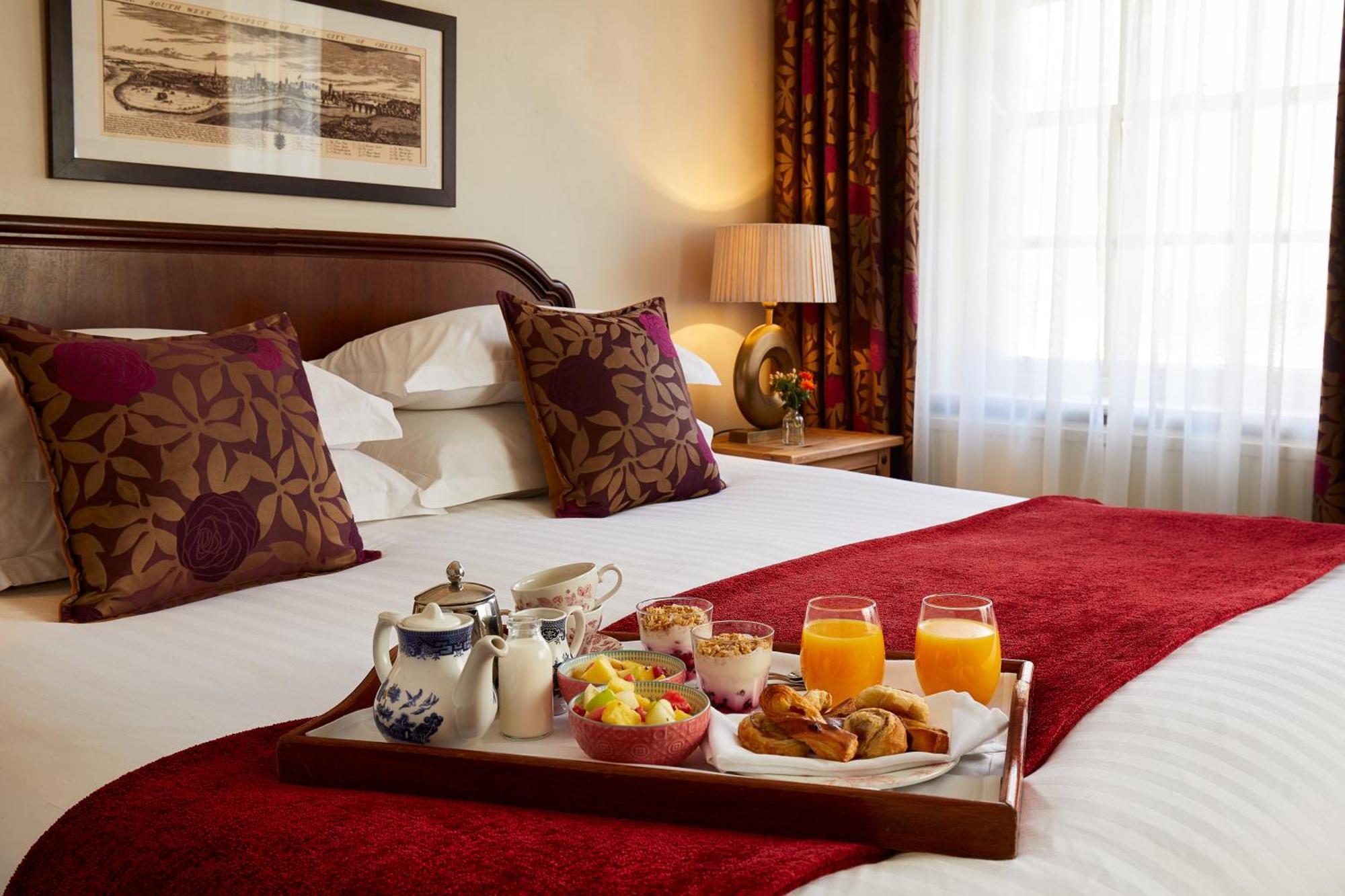Macdonald New Blossoms Hotel Chester Esterno foto